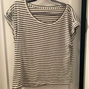 Garnet Hill Gray and White Striped Short Sleeve Tee